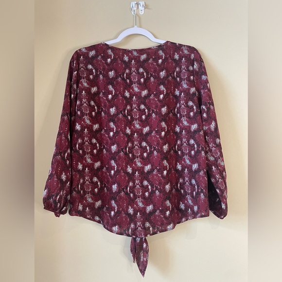 WEST KEI Tie front blouse - Picture 3 of 6